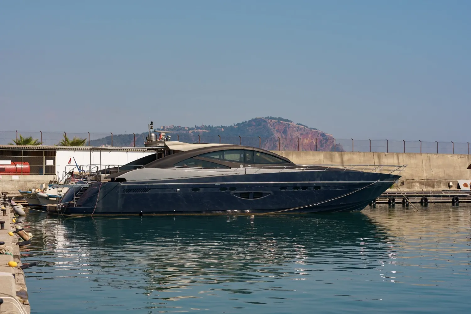 Private Motoryacht auf der Müritz