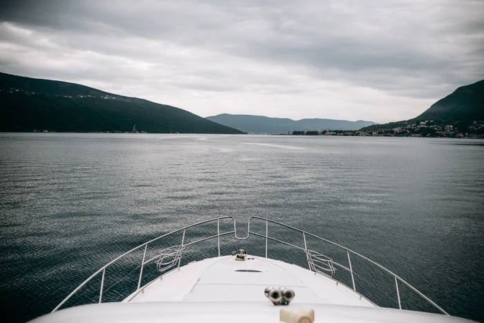 Private Yacht auf ruhigem See